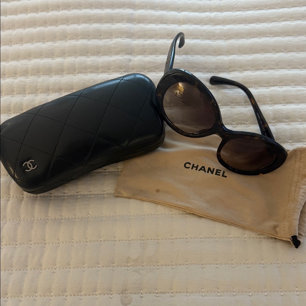 CHANEL Tortoise Shell Sunglasses with Black Case